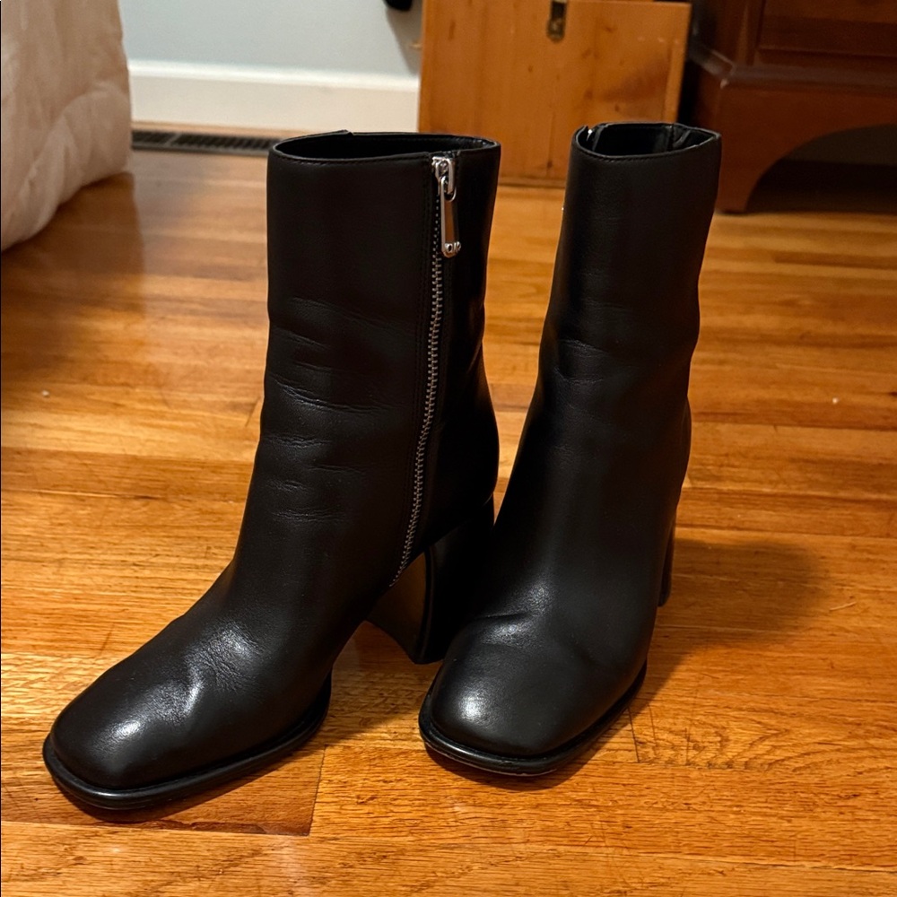 Michael Kors 7M Heeled Black Boots